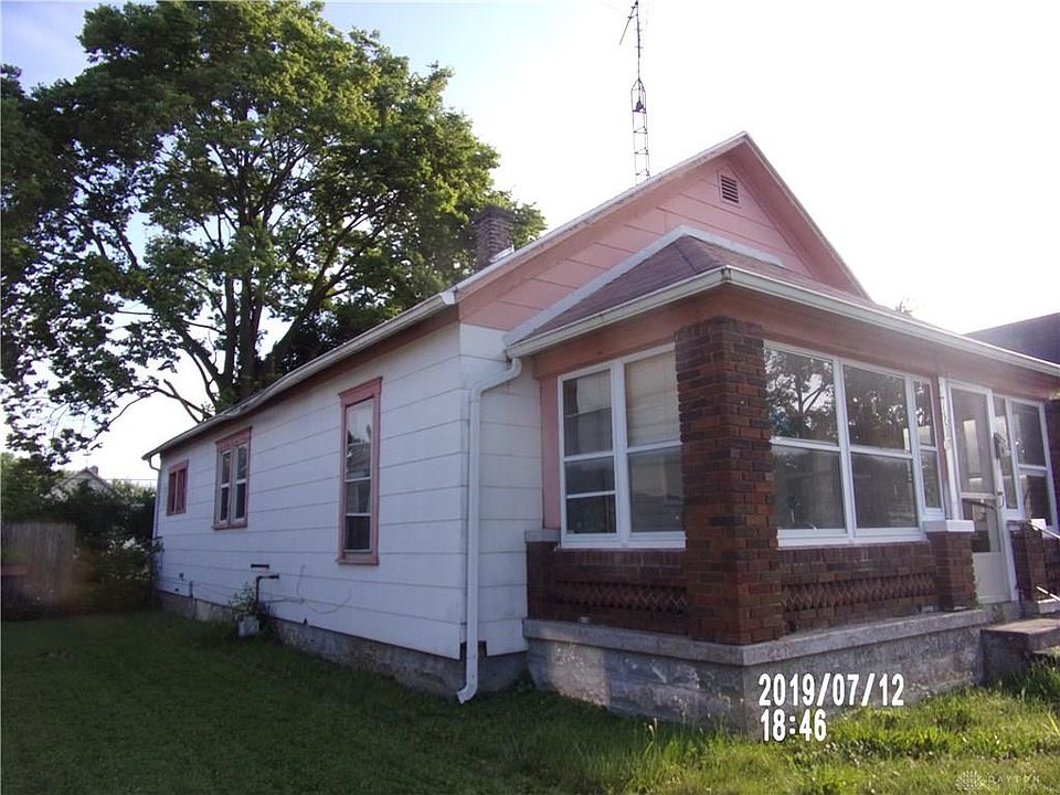 2nd image of 913 Fountain St