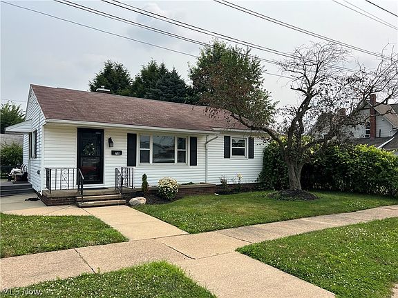 2nd image of 715 Center St