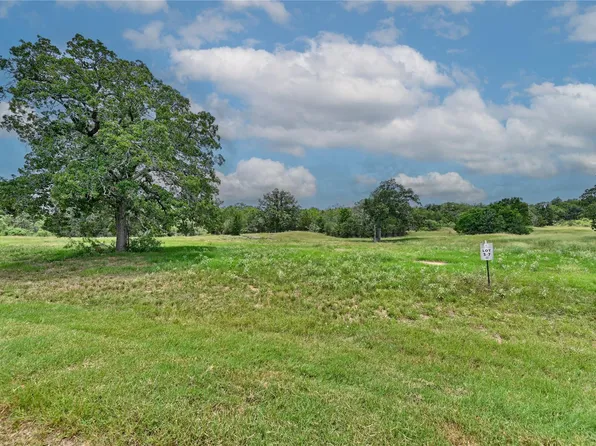 159 Starlight Path, Red Rock, TX 78662