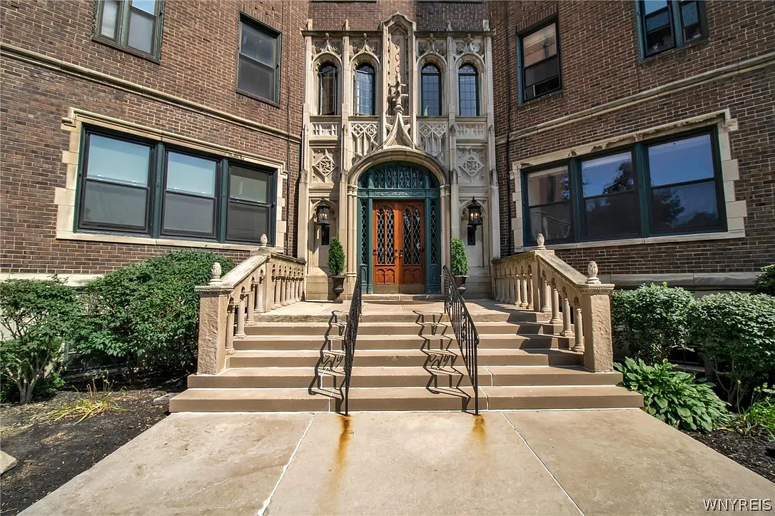 1 bed, 1.5 bath, 1019 sqft, $2,000 — Photo 2