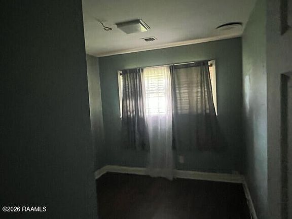 5th image of 421 E Demanade Dr