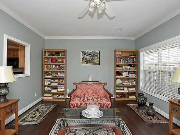 2nd image of 185 Berry Ave