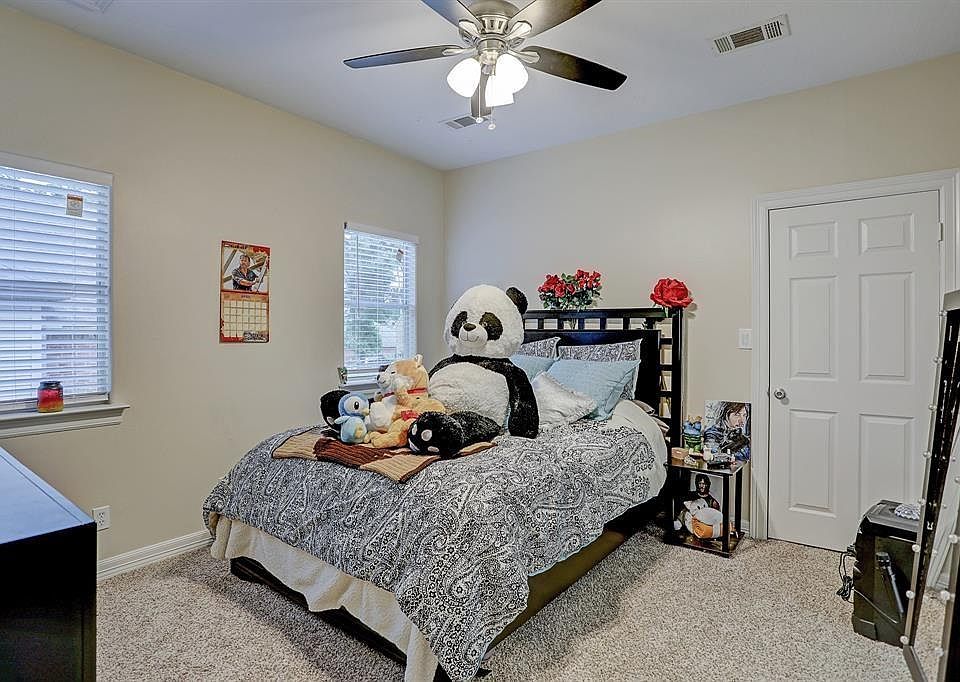 1st image of 4910 Canterbury Way