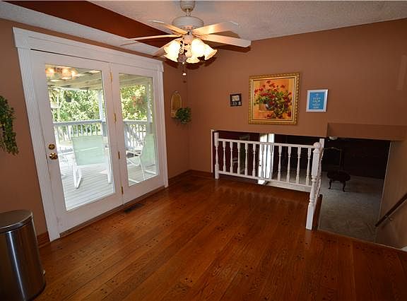 5th image of 712 Valley Brook Dr