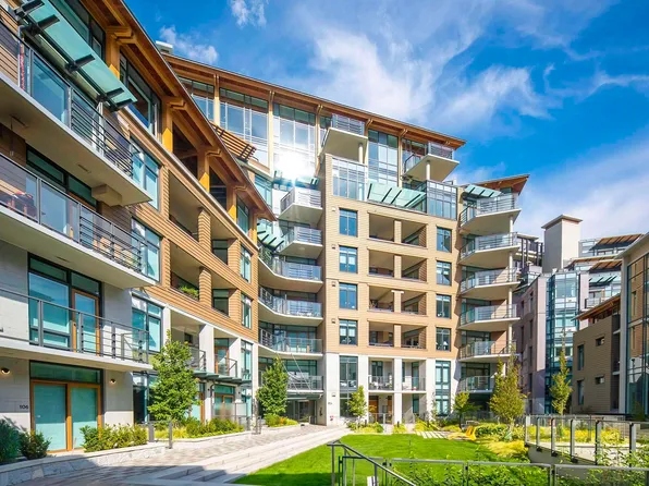 6687 Nelson Ave #306, West Vancouver, BC V7W 2B2
