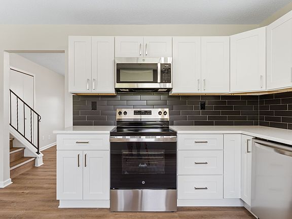 4th image of 3536 Richard Ave