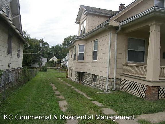 2nd image of 142 N Oakley Ave