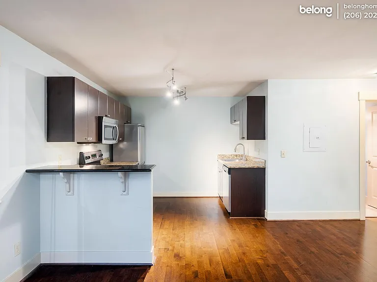 120 NW 39th St #202 — Photo 7