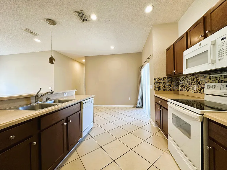 238 Dinner Lake Pl — Photo 5