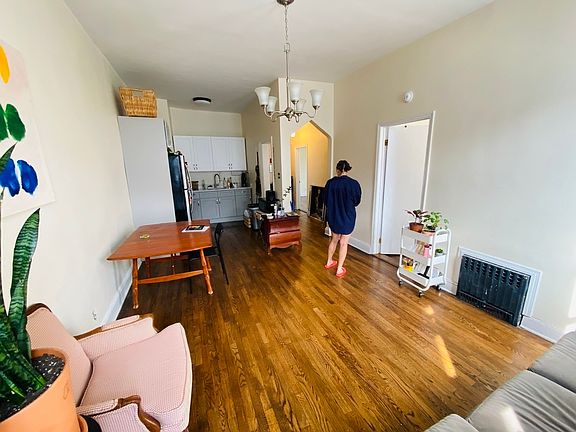 2nd image of 258 Graham Ave APT 4R