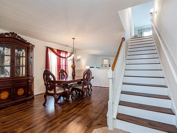 3rd image of 17422 Hoover Gardens Dr
