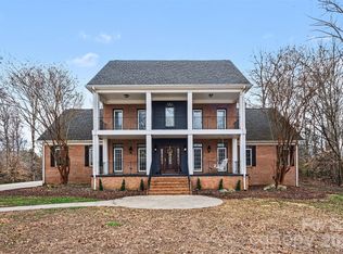 1713 Oak Park Ct, Iron Station, NC 28080