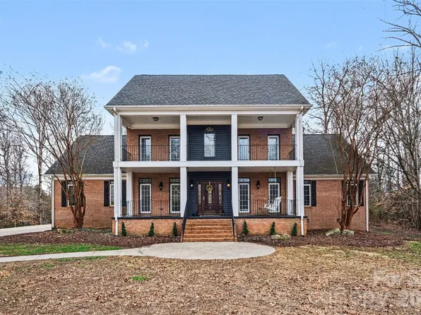 1713 Oak Park Ct, Iron Station, NC 28080