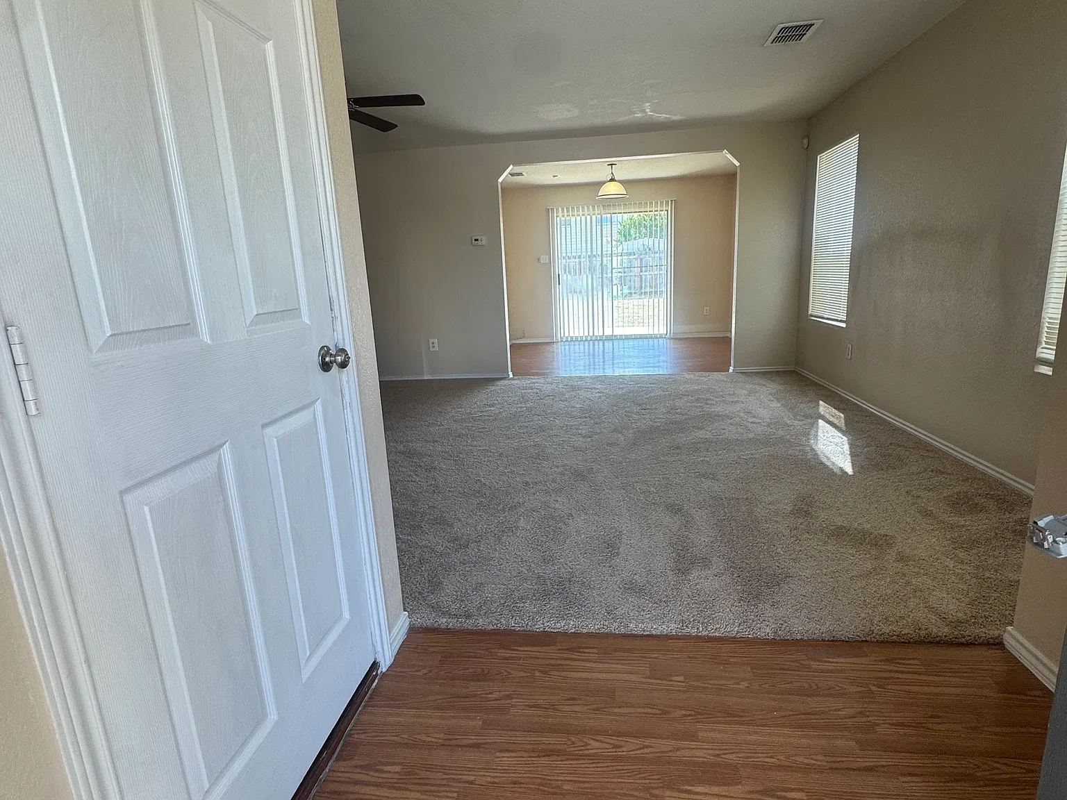 3 bed, 2.5 bath, 1812 sqft, $1,799 — Photo 2