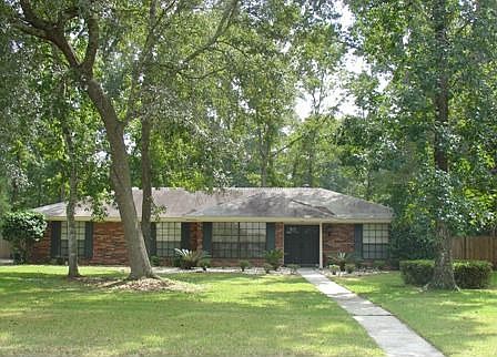 All Brick Home On Estate Sized Lot in the Heart of Historic Mandarin