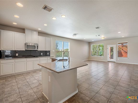 3rd image of 14712 Lake Victor Dr