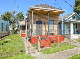 329 4th St, Gretna, LA 70053