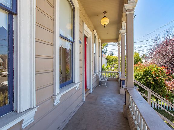 4th image of 1524 Lincoln Ave