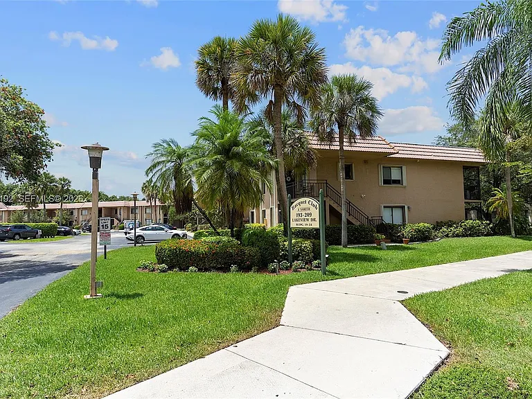 193 Lakeview Dr #103 — Photo 4