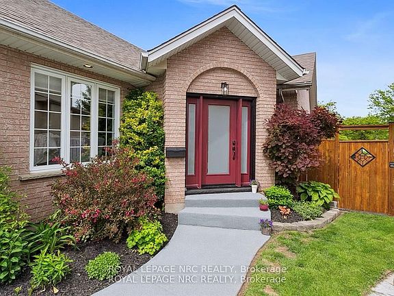 3rd image of 5240 Marcel Cres