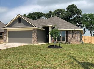 830 Heritage Dr, Navasota, TX 77868