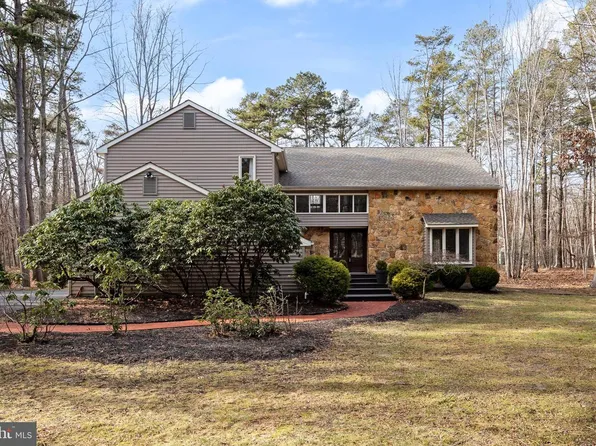 26 Glen Lake Dr, Medford, NJ 08055