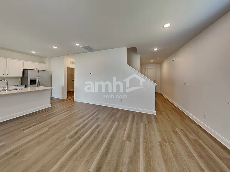 1208 Livengood Way — Photo 6
