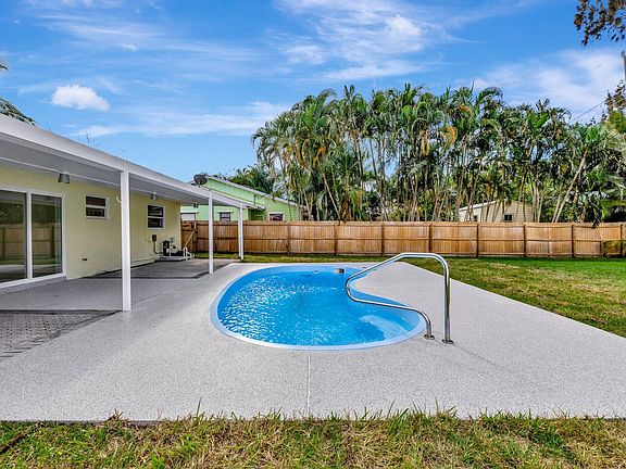 3rd image of 3079 SE Cypress Street