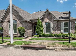 8476 Allenby Lakes Dr, Germantown, TN 38139