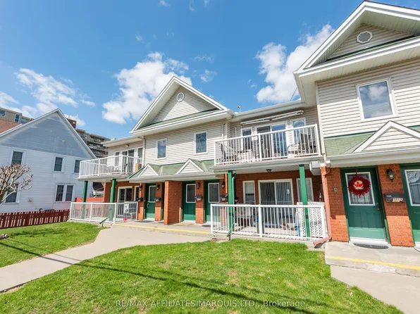 33 1st St W #5, Cornwall, ON K6J 1B8