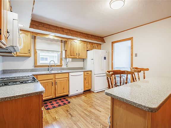 5th image of 149 McDermott St