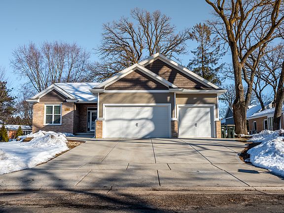 2nd image of 733 Woodland Dr