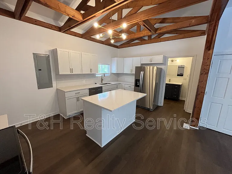 210 N Keystone Ave — Photo 10