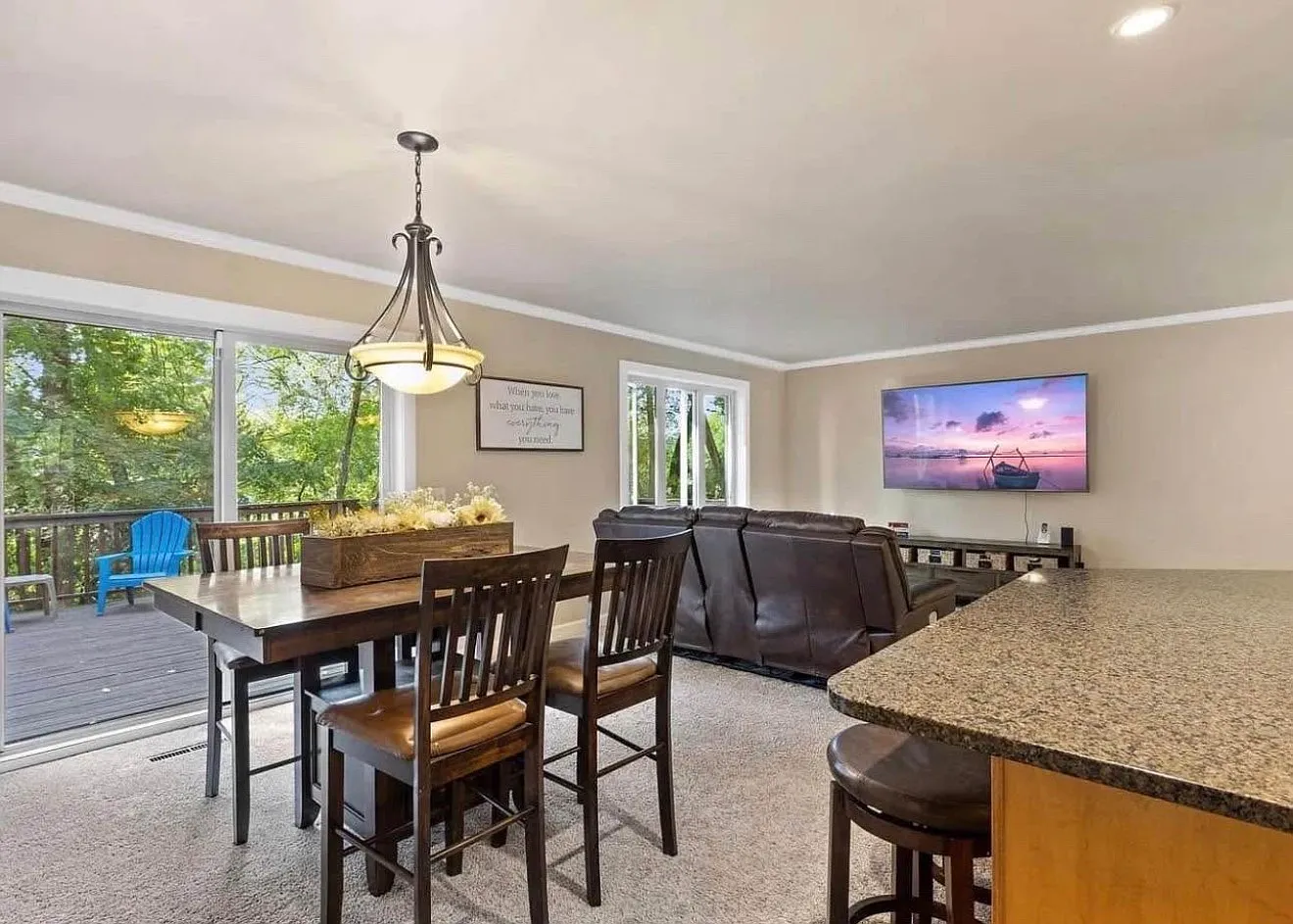 3 bed, 2204 sqft, $3,300 — Photo 3
