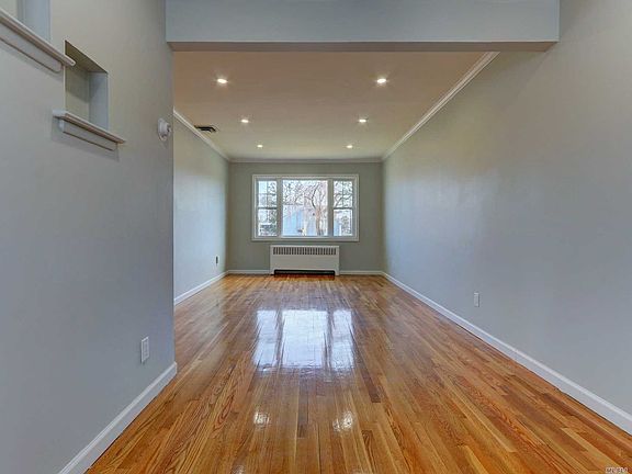 3rd image of 2520 Hyacinth St