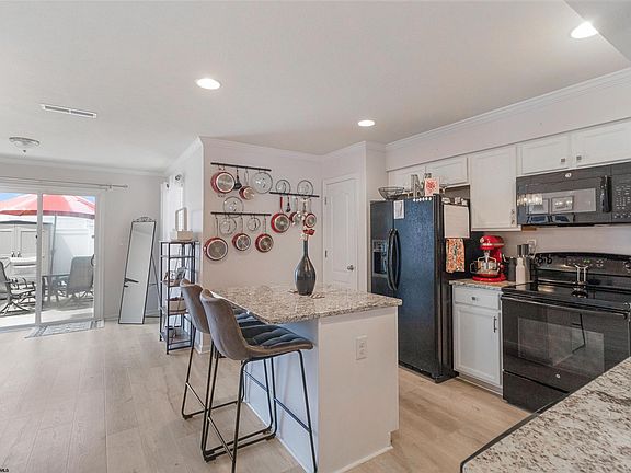 5th image of 7 Stafford Cir