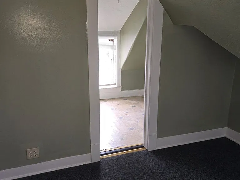 415 Belgravia Ct — Photo 5