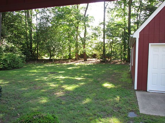 5th image of 216 Harwood Dr