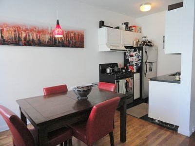 3rd image of 59 Greenwich Ave APT 2