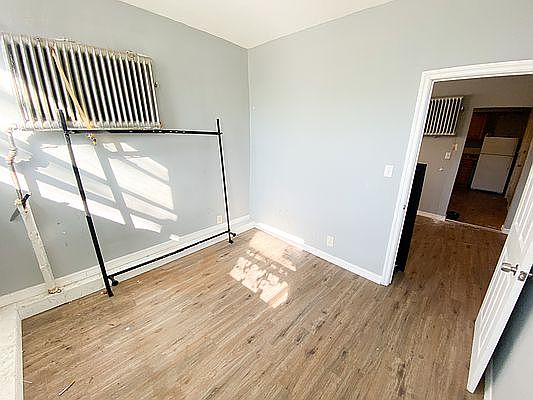 5th image of 753 E 226th St #B1