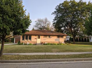N89W15363 Jefferson Ave, Menomonee Falls, WI 53051