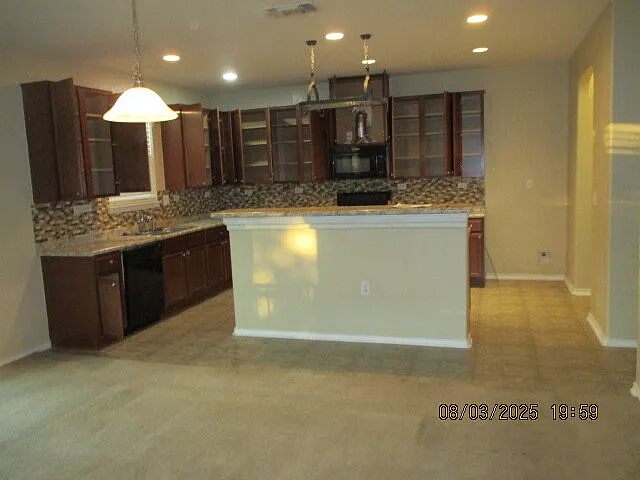 3 bed, 2.5 bath, 2409 sqft, $1,945 — Photo 3