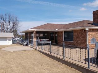 223 E 1st St, Carnegie, OK 73015