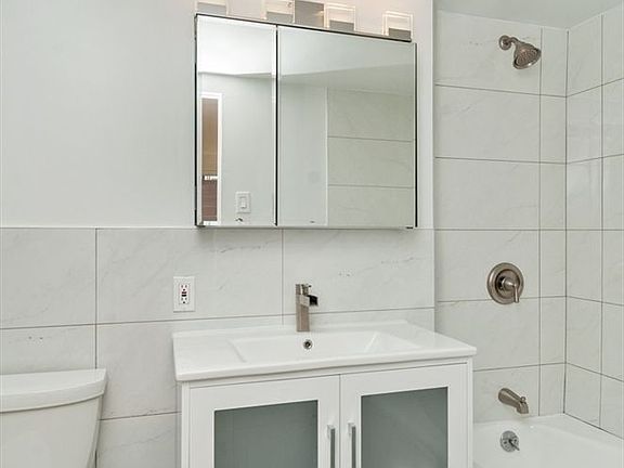 5th image of 340 E 64th St APT 18L