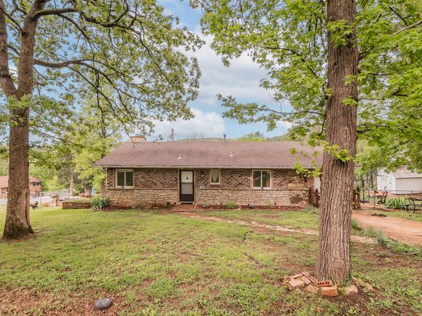 158 Saint Joseph Street, Forsyth, MO 65653
