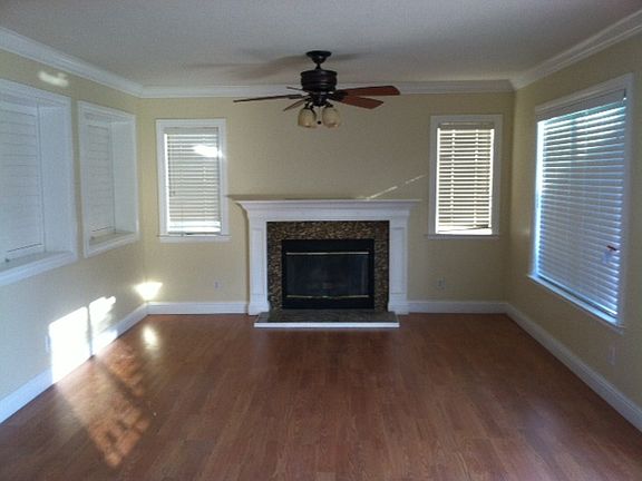 3rd image of 882 Darby Dr