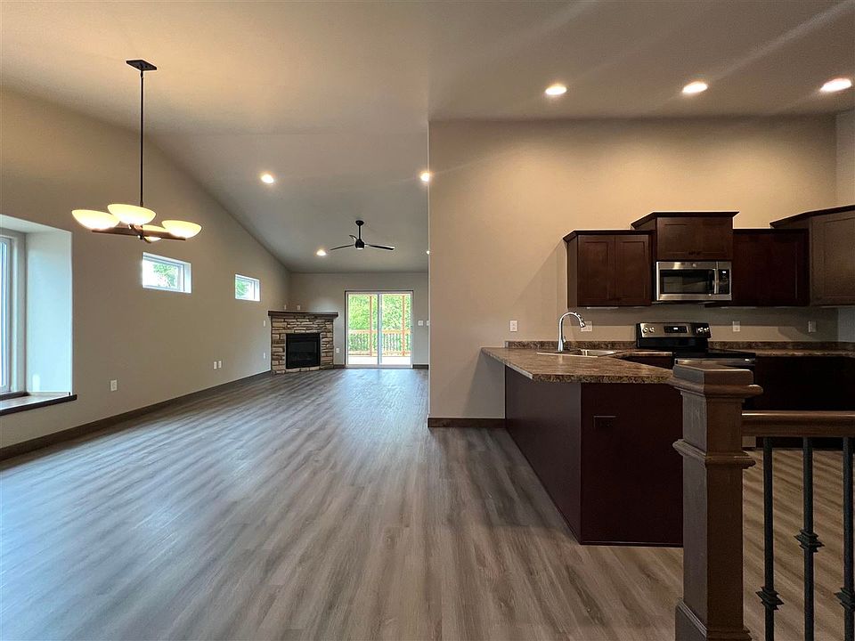 705 Hillside Dr, Tiffin, IA 52340 Zillow