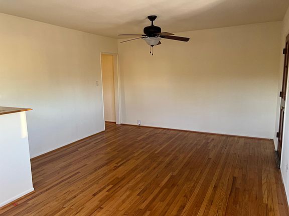2nd image of 2615 W Victory Blvd APT F