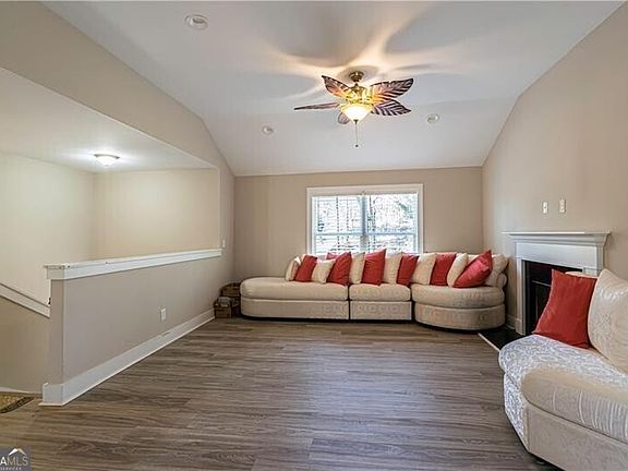 4th image of 3336 Donna Way