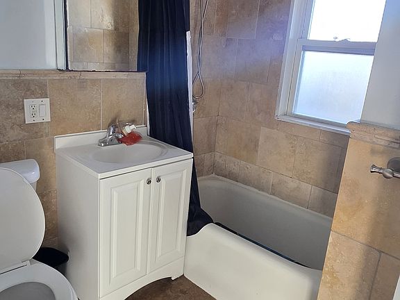 2nd image of 72 Campbell Ave APT 4